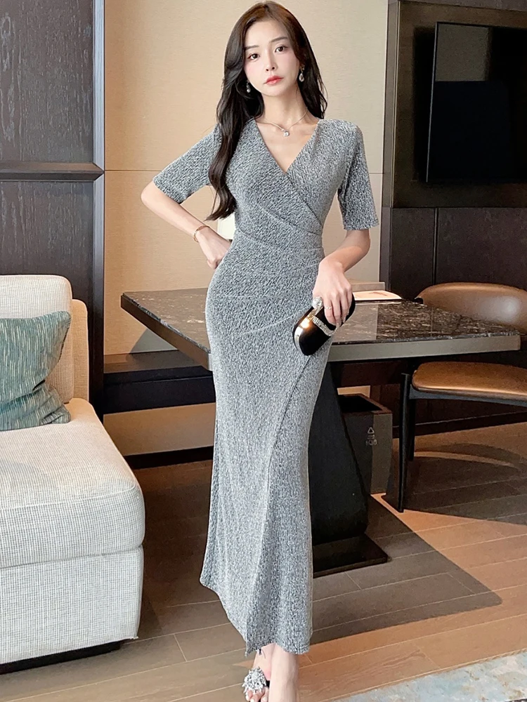 2025 Zwart Heldere Slik Korte Mouw V-hals Sexy Lange Jurk Vrouwen Elegante Luxe Ruches Jurk Zomer Koreaanse Bodycon Feestjurk