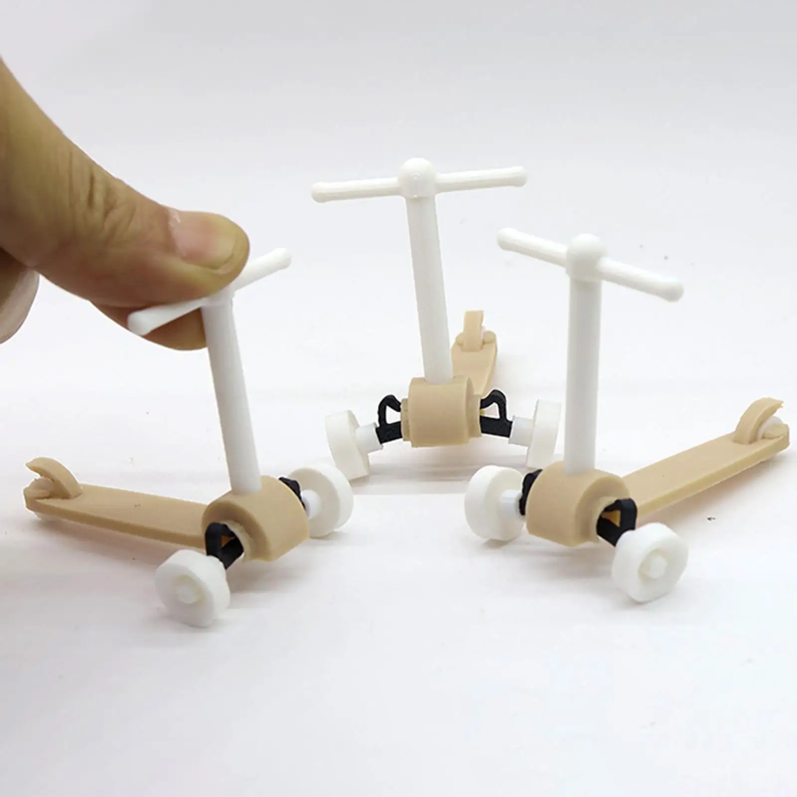 3 piezas Mini Scooters decorativos divertidos móviles escena DIY accesorios realistas para casa de muñecas Scooters en miniatura juguete para niños regalo