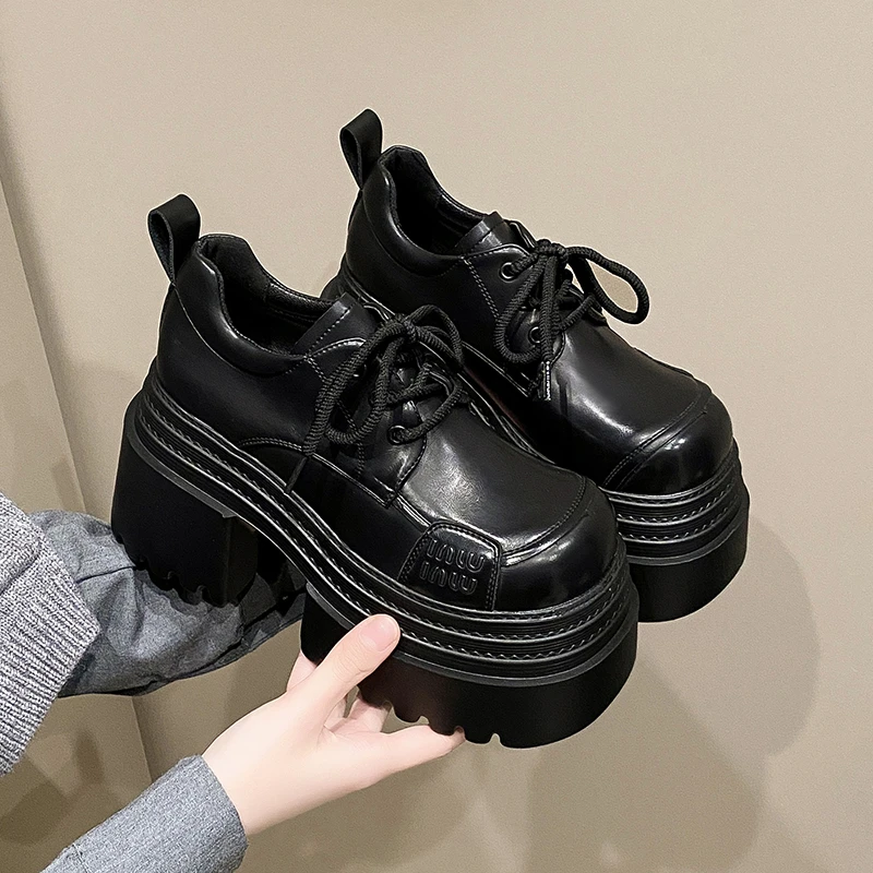 

Новые модные весенние женские кожаные кроссовки весны 10 см, повседневная кожаная обувь на высокой платформе со шнуровкой, осенние туфли на толстой подошве