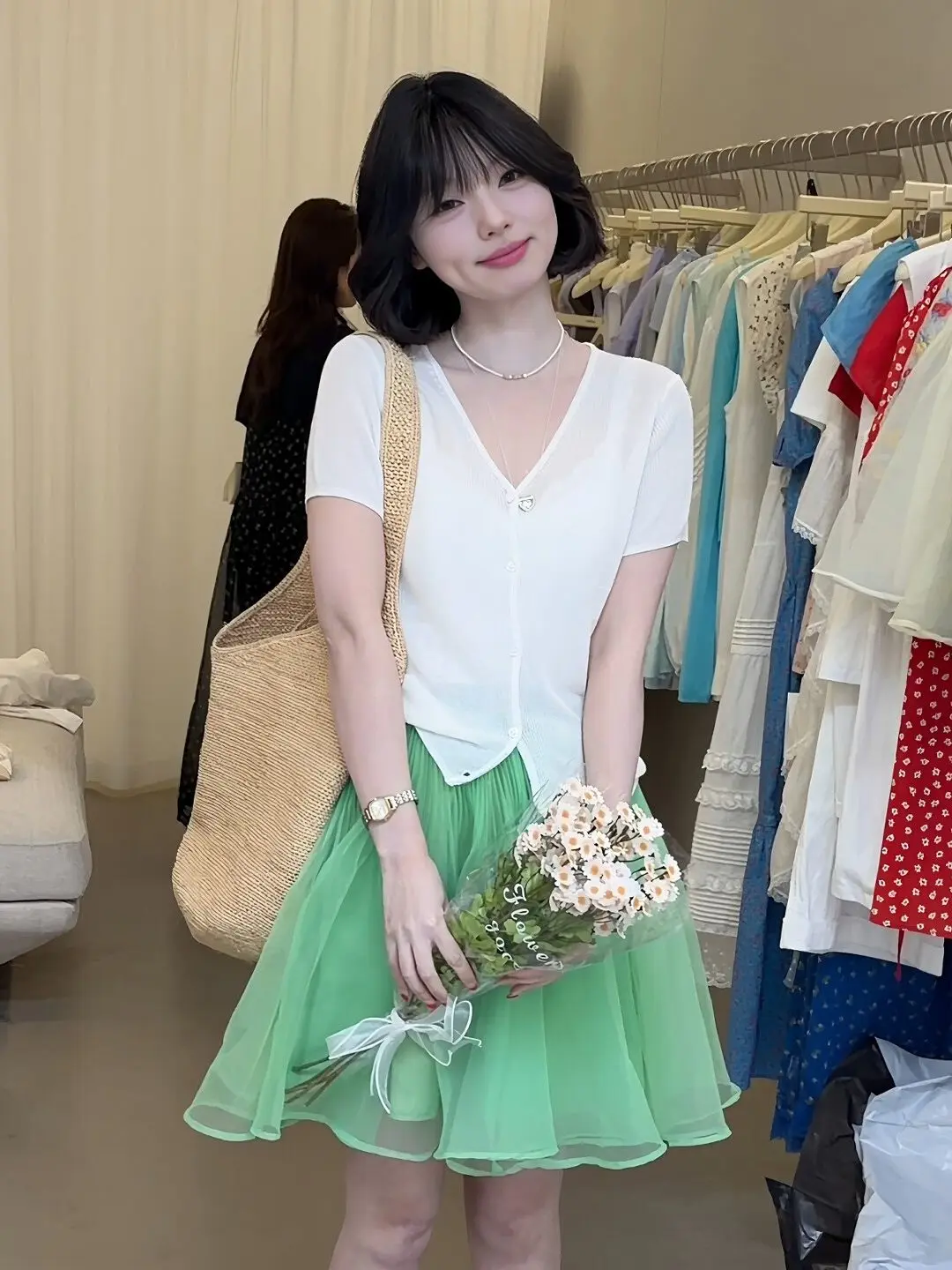 

Green Puffy Half-Skirt Set Women's Summer Fashion V-Neck Short Sleeve Top And Skirt Ensemble Breathable Medium-Thick T-Shirt