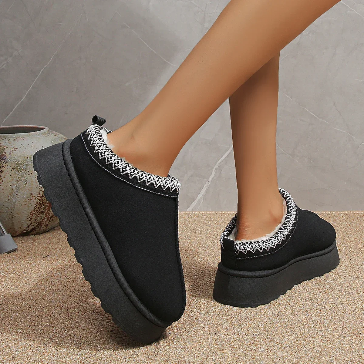 

New Ankle Flats Platform Women Snow Boots Suede Plush Warm Winter New Thick Fashion Shoes Chelsea Women Boots Plus Size 43