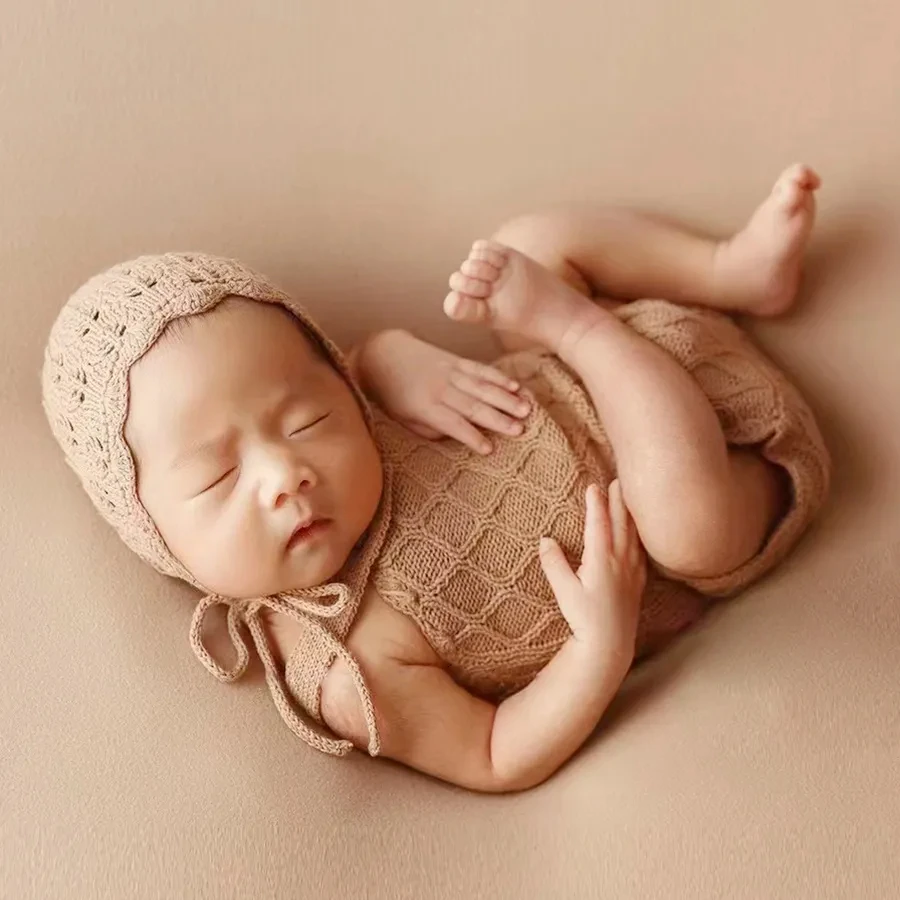 

Knitted Newborn Girl Outfit Baby Photography Props Hand Lacy Baby Girl Romper and Bonnet Pattern Newborn Photography Accessories