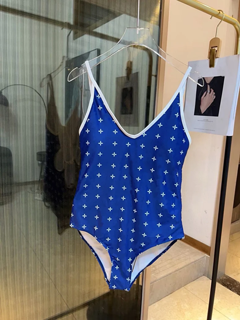 Luksusowa marka Design damskie bikini seksowne stringi strój kąpielowy brazylia kostiumy kąpielowe strój kąpielowy dwuczęściowy zestaw damskich staników podwiązka Top A05