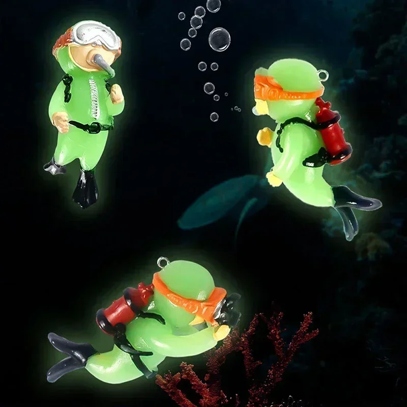 

1pc Fish Tank Decoration Luminous Green Mini Floating Diver Aquarium Ornaments Cute Miniature Figures Aquarium Accessories