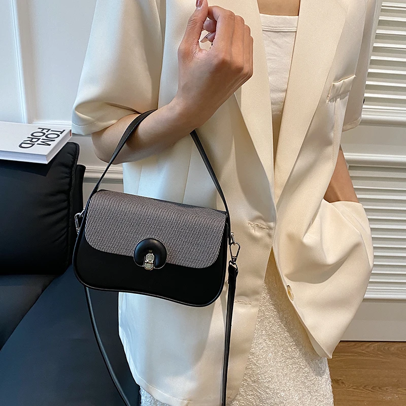 

Luxury Designer Paris Fashion Handbag For Women With Leather Finish Trendy Logo And Versatile Everyday