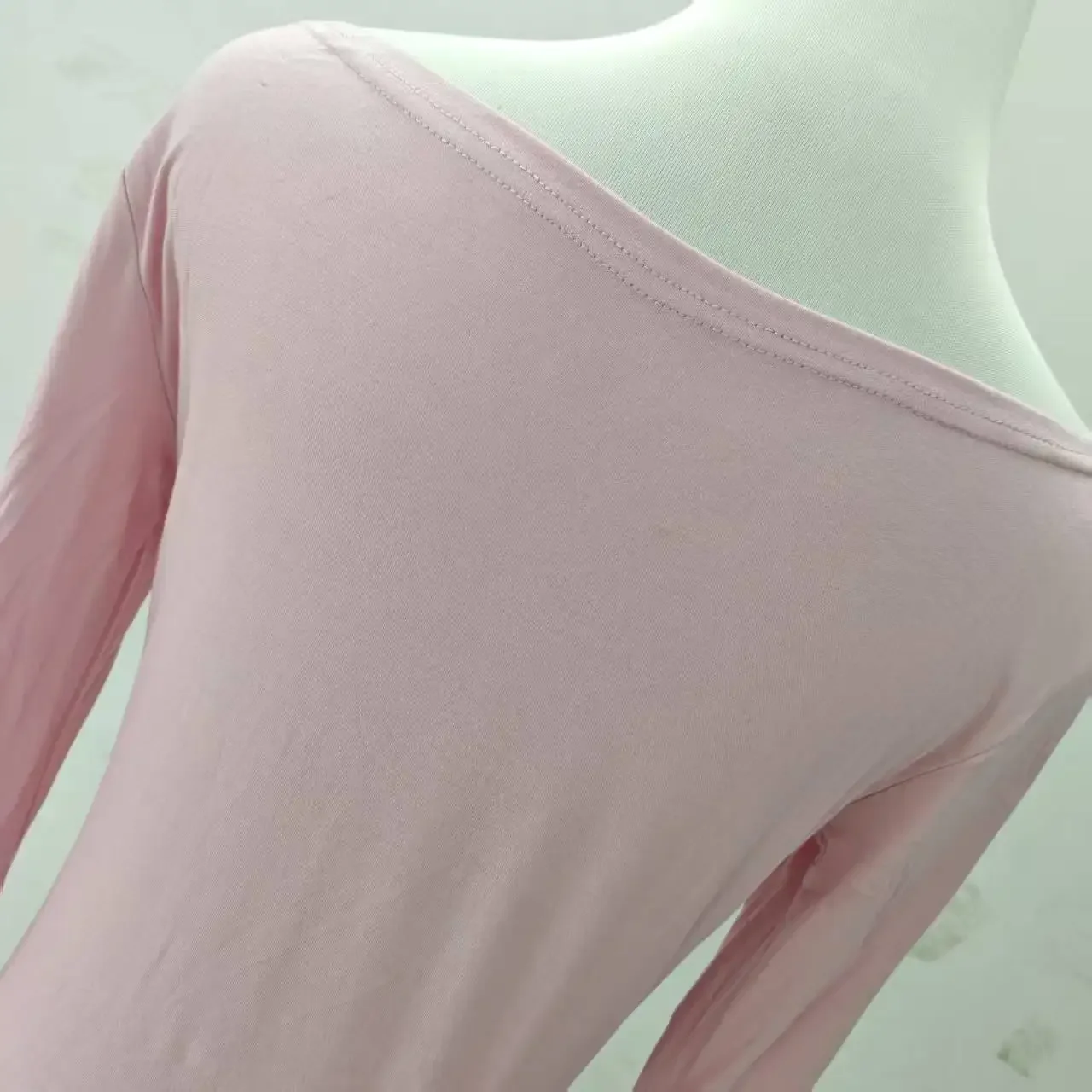 الوردي رسالة ستار شفافة طويلة الأكمام قاعدة قميص علوي Jisoo كيم لمفتاح طويل الخريف 2025 موضة المرأة تي شيرت نمط غير رسمي #5