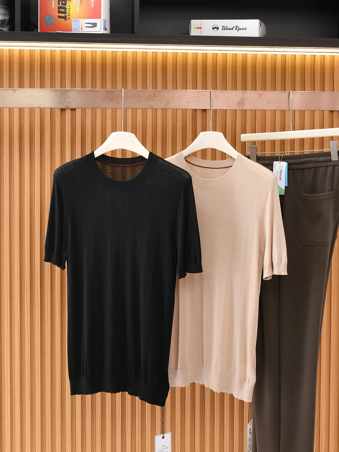 

Men's Summer Casual round Neck Knitted Short Sleeve T-shirt Breathable Silk Lenzing Fabric Minimalist Style Comfortable Fit