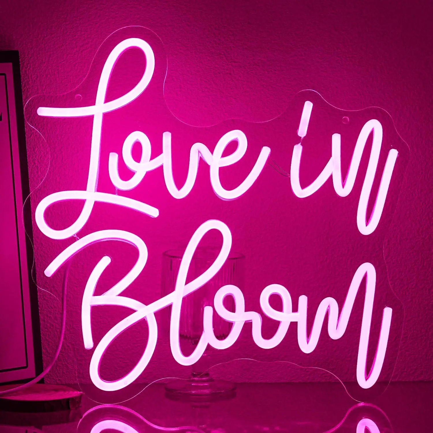 

Love In Bloom Neon Sign USB Dimmable LED Light for Wedding Bar Club Restaurant Gaming Room Bedroom Decorations personnalisé Gift