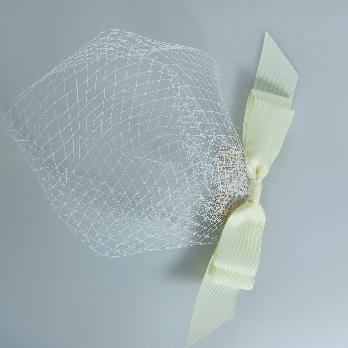 V625 قطع زينة أحمر الخدود الزواج الحجاب الزفاف المعاوضة قطع حافة طبقة واحدة الأبيض الزفاف قصيرة العروس الحجاب مع الشريط القوس مشط #6