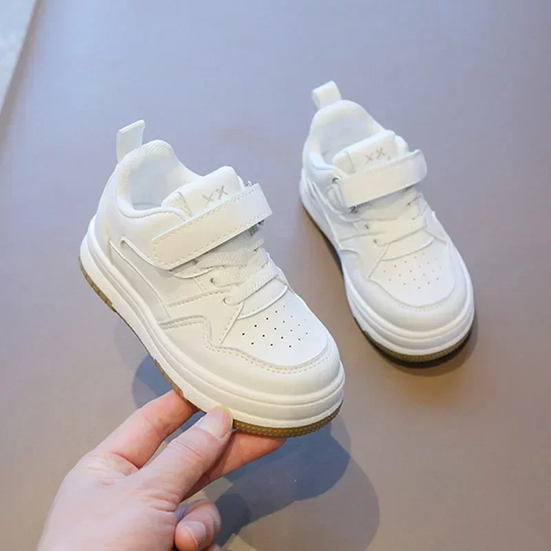 Baskets décontractées confortables pour enfants, chaussures simples pour bébés garçons et filles, petites chaussures blanches pour tout-petits, chaussures de tennis, chaussures de sport, nouveau, 2024