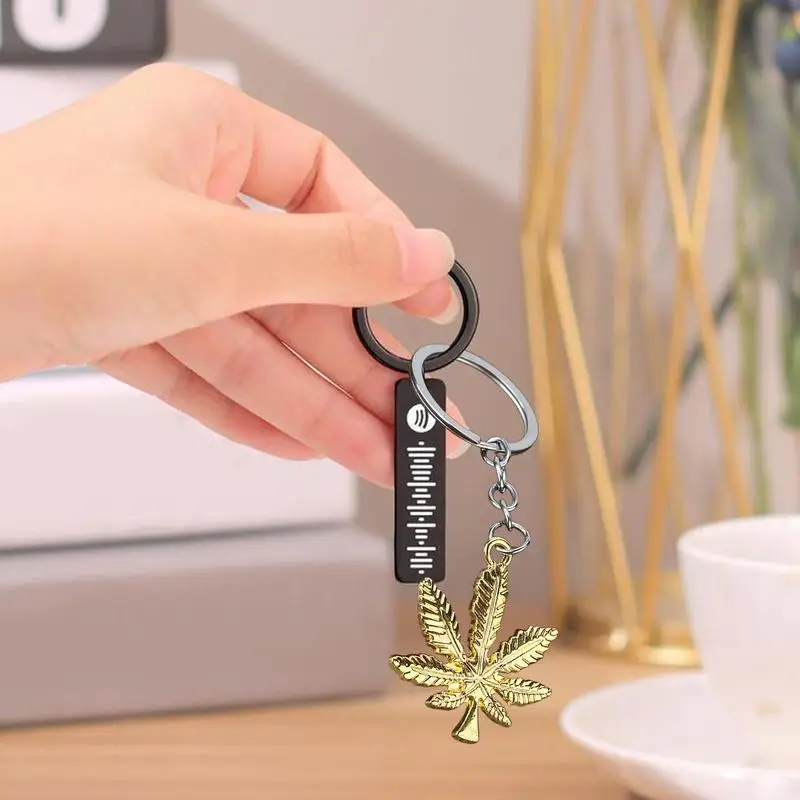 Maple Leaves Keychain Metal Key Chain Creative Pendant Keychain Maple Leaves Metal Key Charm Women Girls Bags Pendants