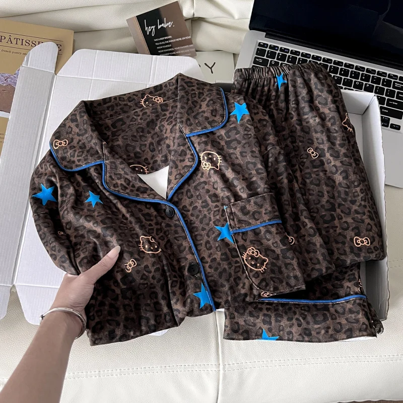 Pijamas femininos com estampa de leopardo KT escovado, conjunto de terno para casa confortável de veludo alemão, calças femininas quentes de veludo fino de desenho animado