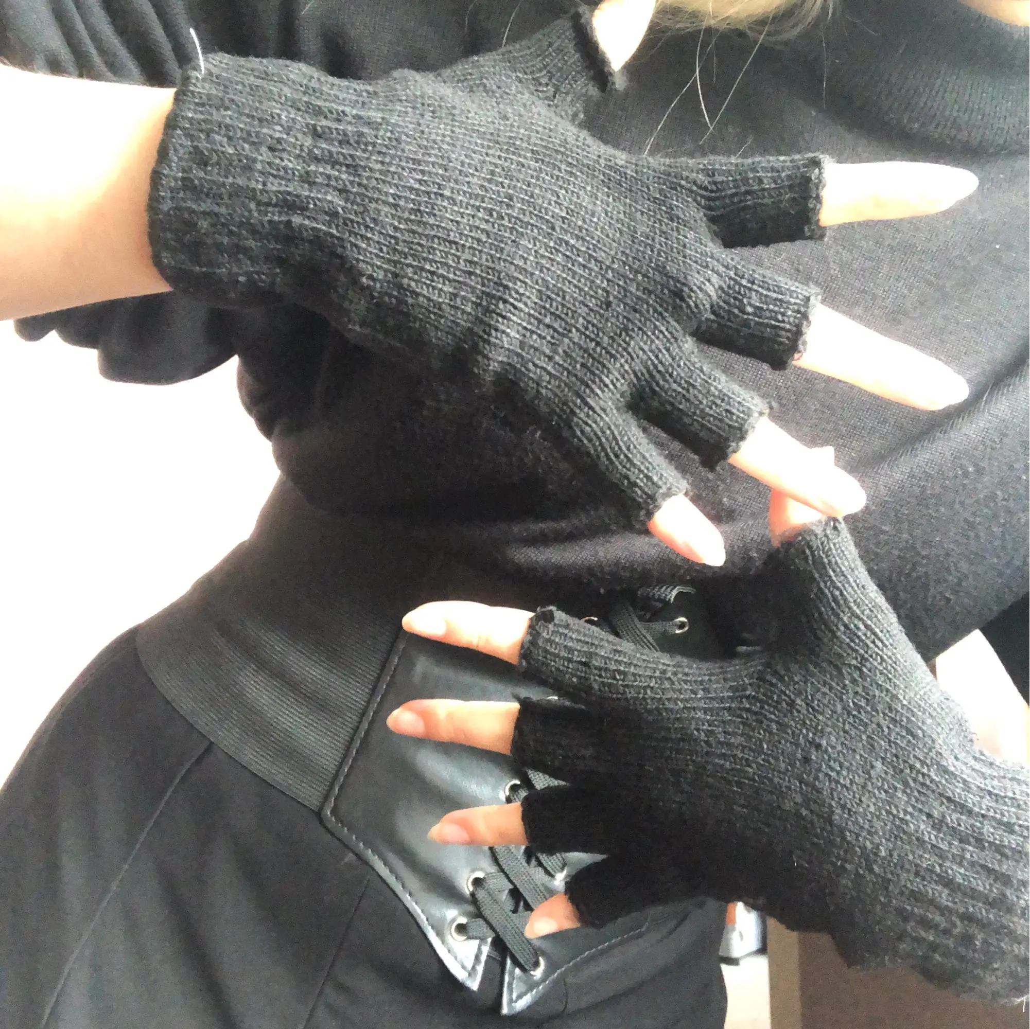 Noir hiver chaud pur noir tricoté laine demi doigt gants chauds