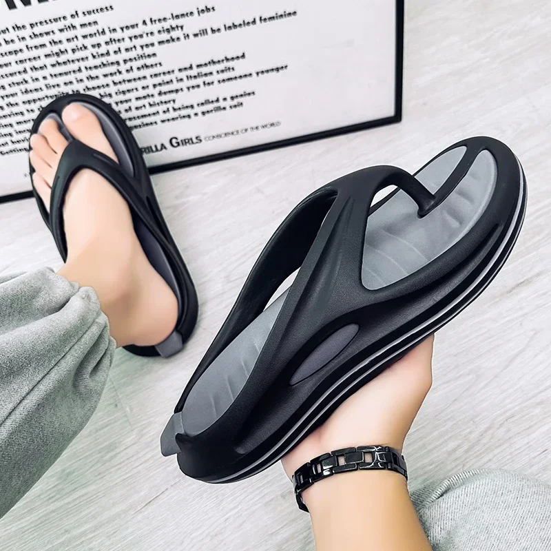 High Quality New Men Flip Flops Slippers Outdoor Indoor Beach Sandals Trend Men Thick Sole Soft Slides Men Slippers Casual Shoes