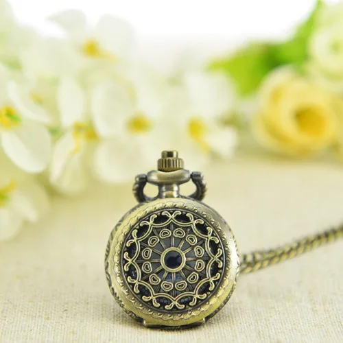 Vintage Small Quartz Pocket Watch for Men Women Flower Hollow Case Fob Chain Pendant Necklace Clock for Man Collection Gifts