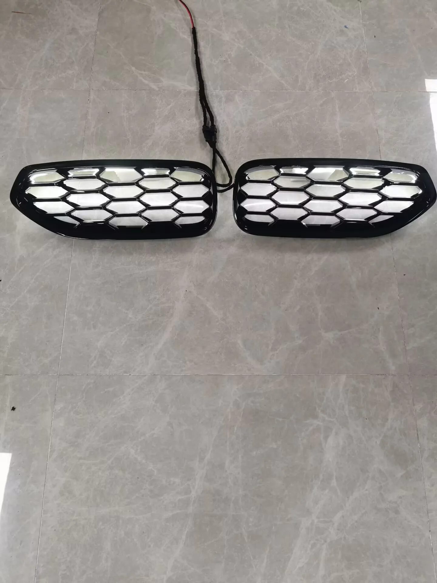 

Fits For BMW Z4 G29 2019-2025 LED 2 PCS All Black Honeycomb Style Gloss Black Double Line Front Bumper Kidney Grill Grille