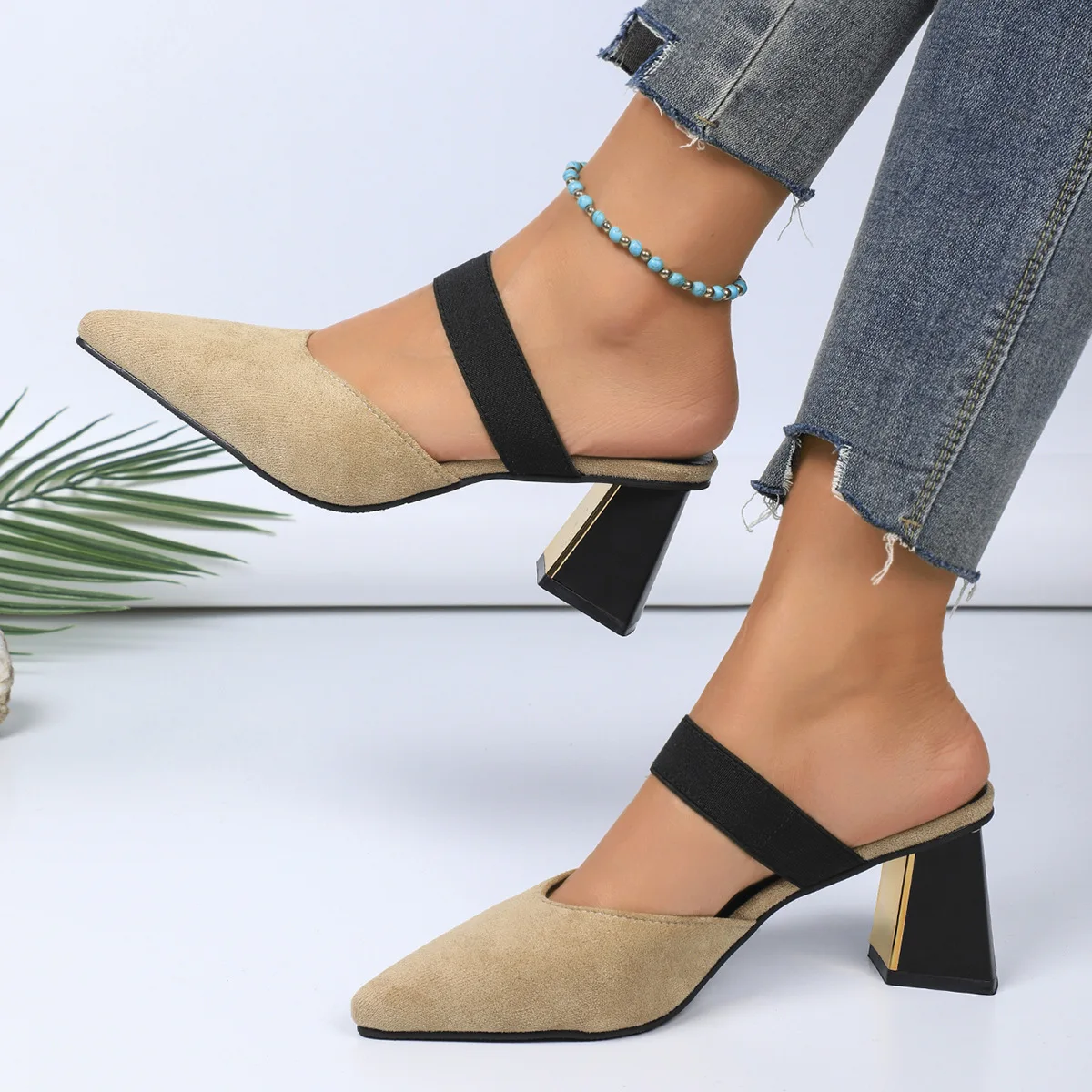 

New spring fashion trend shoes with thick and high heels and suede, versatile and fashionable with a backheel in 2025