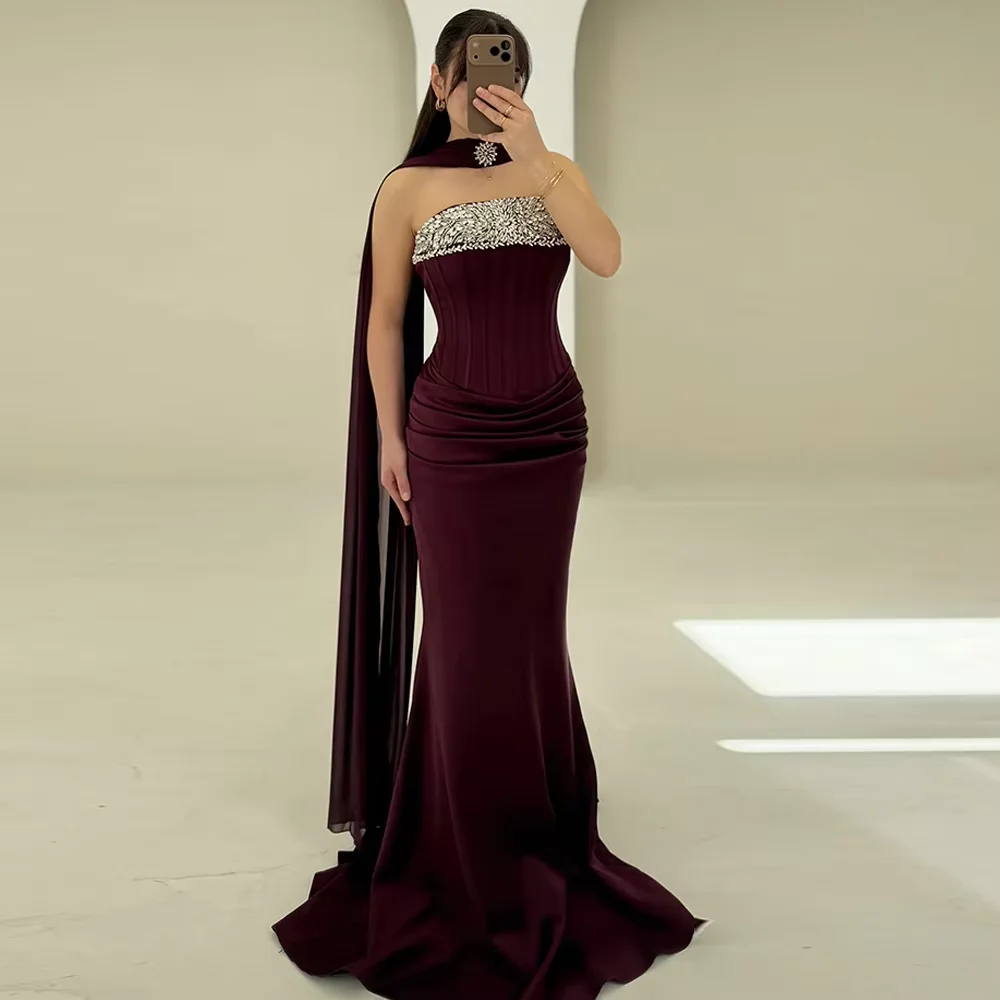 Vestido de noche de lujo color burdeos sin tirantes con pedrería, corsé ajustado, estilo sirena, con pañuelo para el cuello, de satén con cristales, para fiesta formal, personalizado