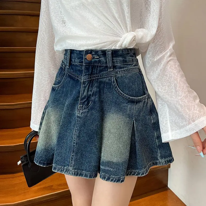 

Новинка! Модная женская джинсовая мини-юбка А-силуэта с плиссировкой, высокой талией и подкладкой, визуально увеличивающая рост. Летняя коллекция.