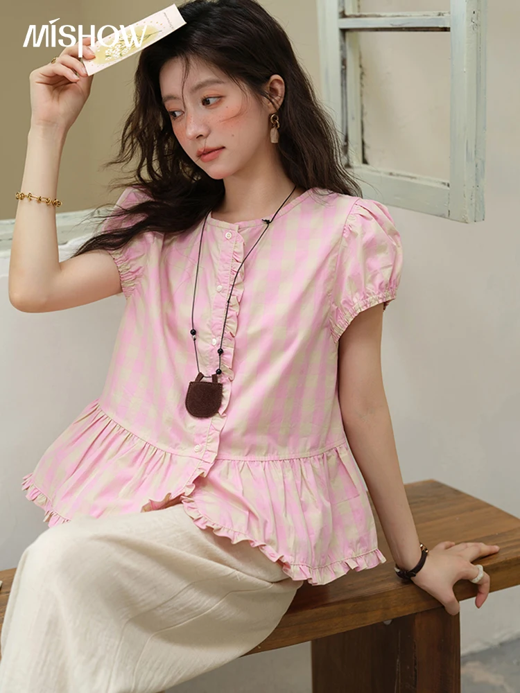 MISHOW Dames Bladerdeeg Mouw Geruite Knop Shirt 2025 Zomer Nieuwe Mode O-hals Houten Oor Casual Shirt Katoen Roze Top MXE39X1932