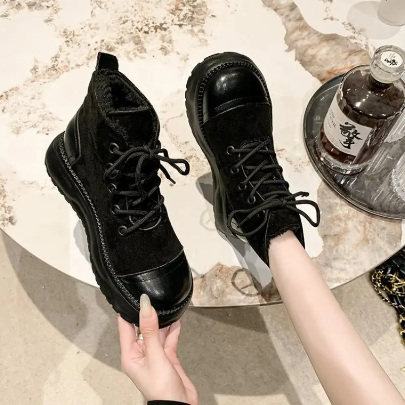 Boots Women is  Leather Flat Short Leath Boots Autumn Winter Motorcycle Boots Fashion Female Chunky Heel Platform Boots Casual