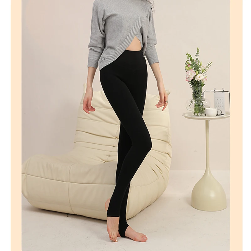 Birdtree 16.4% Wool Autumn Winter Bottomed Pants For Women External Wear Plush Thickened Oversized Trampoline Pants  B30681QC