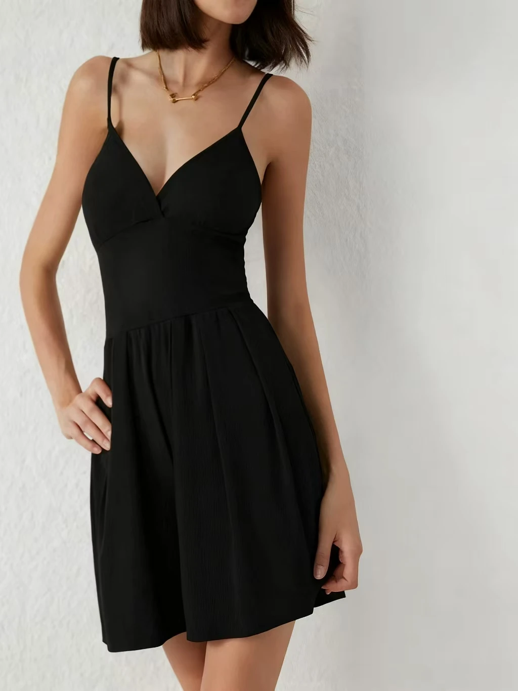 

Комплект летних брюк с карманами, однотонный, элегантный, повседневный, шорты с ремешками, модный, удобный комбинезон.