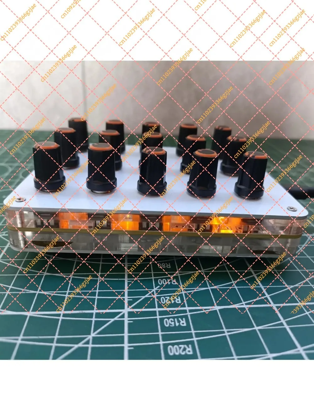 15-Knob MIDI Controller with USB-C, Programmable CC Mapping for DAW & Music Production Software