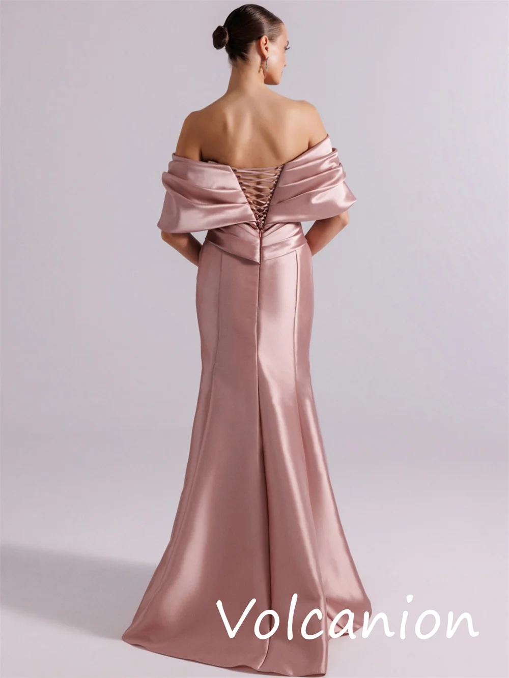 Personalizado de alta qualidade charmeuse flor plissado trompete fora do ombro vestidos longos sob medida ocasião retro
