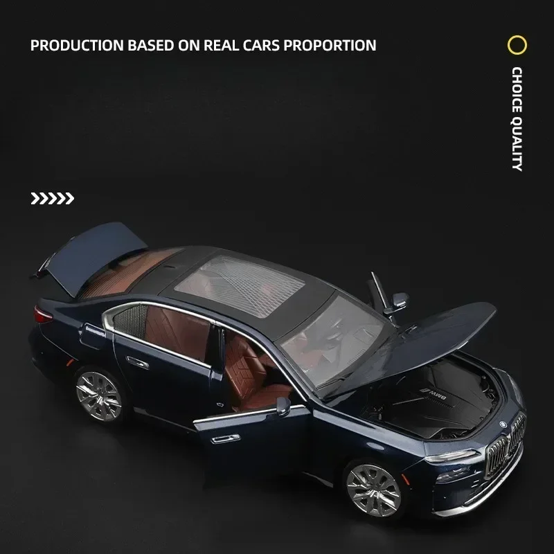 CCA Simulation 1:24 BMW I7 G70 Alloy Car Model with Display Case Collection Miniature Voiture Home Decor Children Man Car Gift