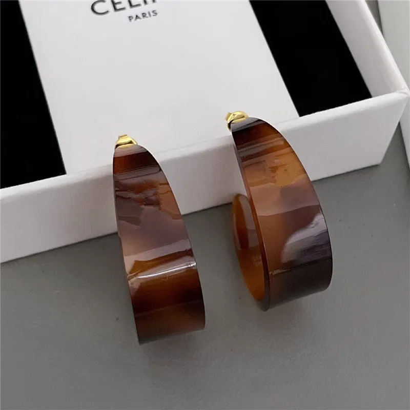 

Retro Tortoiseshell Acrylic Half-Moon Earrings Stylish Unique Women's Jewelry Ear Cuffs for Daily Wear And Parties