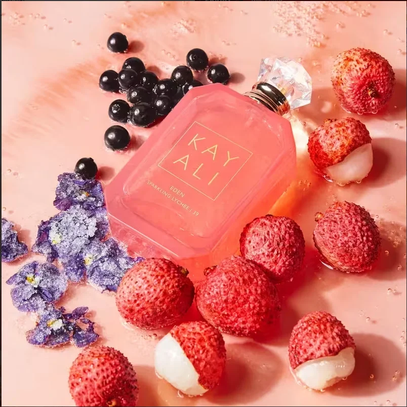 KAYALI 39, новая туалетная вода – это ослепительный и радостный фруктовый цветочный парфюм для рождественских подарков на день рождения.