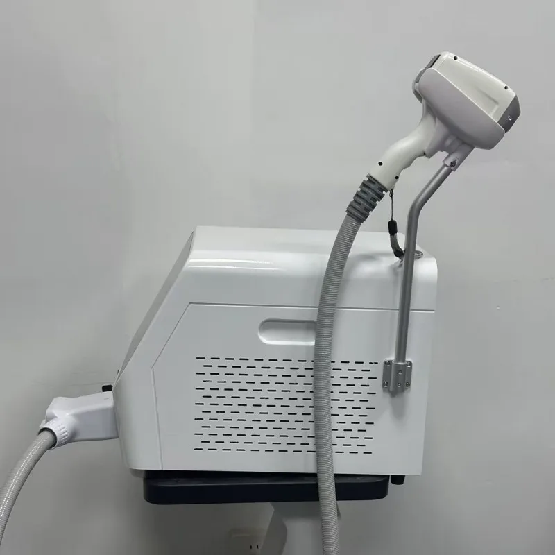 آلة إزالة الشعر بالليزر ديود 3 أطوال موجية/808 نانومتر 755 808 1064 نانومتر مع تبريد TEC #6