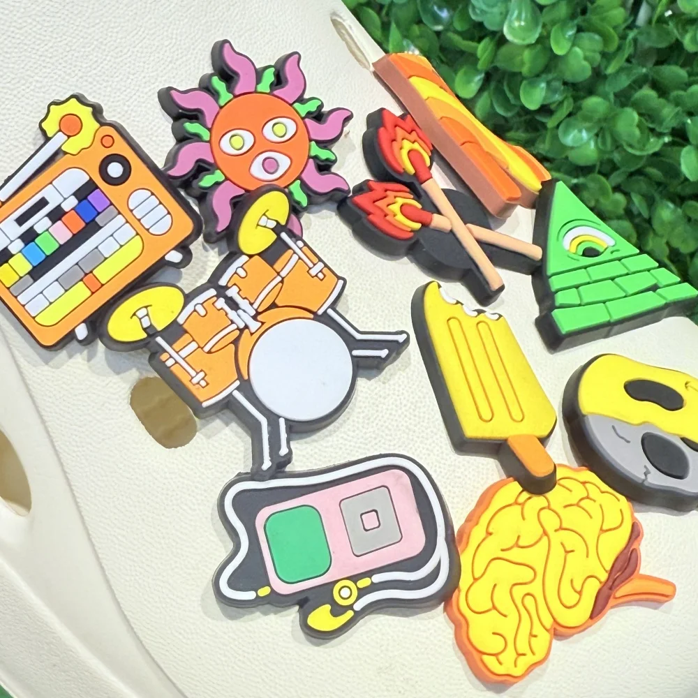 1-10PCS Cartoon Flamme Eis High Heels Drum Set Schädel Sonne TV Gehirn PVC Schuh Charms Für clogs Pins Loch Slipper Dekoration – Detail 2