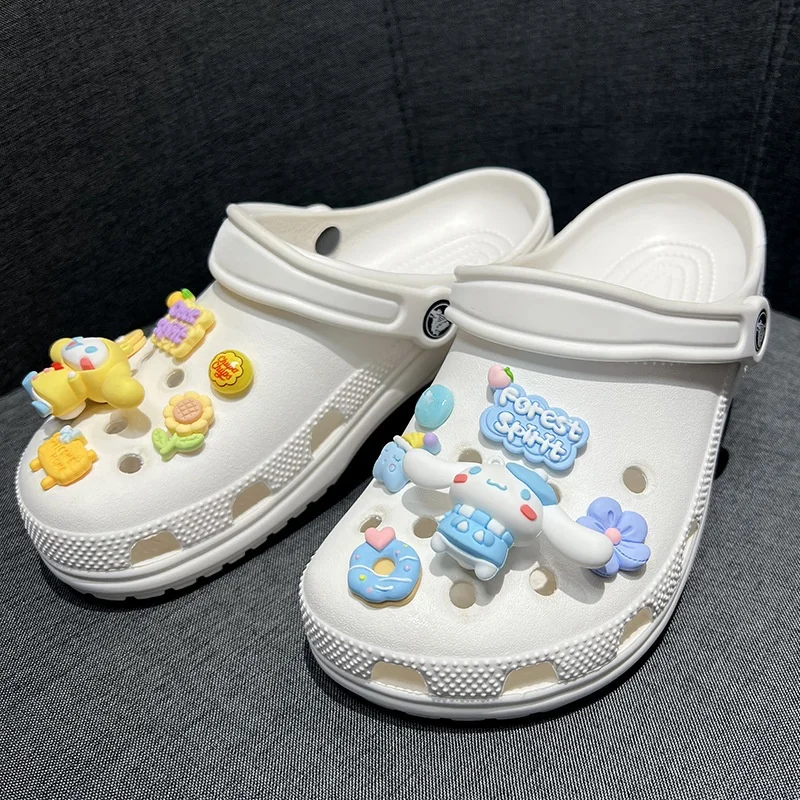 MINISO kartun lucu 3D Sanrio telinga besar anjing DIY jimat sepatu aksesori sepatu taman lubang sepatu dekorasi Festival hadiah pesta