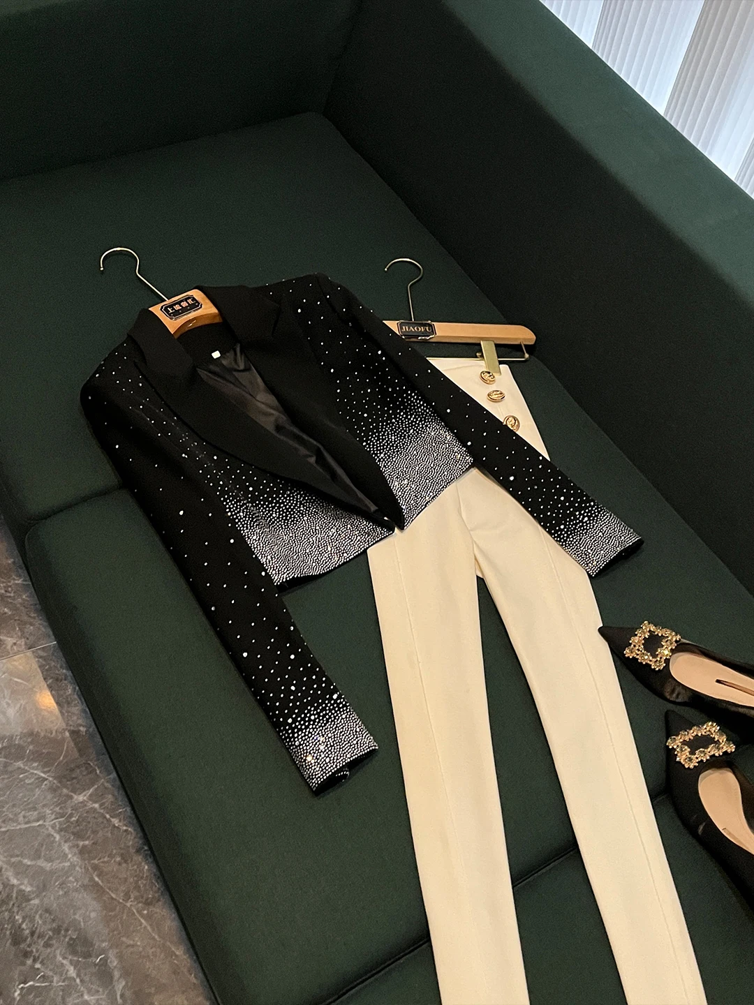 

Модный женский пиджак на весну 2026 года, утягивающий, со стразами, модель DK245, для офиса, с длинным рукавом, в деловом стиле