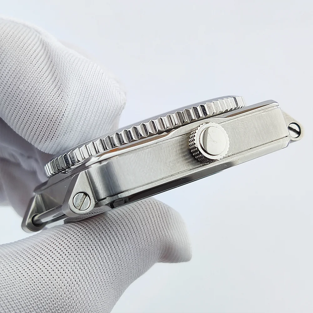 Cassa quadrata da 42 mm Custodia NH35 Custodia resistente all'acqua in vetro zaffiro adatta al quadrante da 28,5 mm Custodia con movimento NH35 NH36