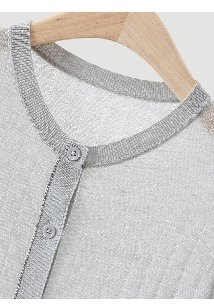 BL3621777 Damen-Cardigan mit Rundhalsausschnitt aus Wollmischung, Langarm, schmale Passform, Kontrastbesatz, Muschelknöpfe, Schulterkette, Frühherbst – Detail 18