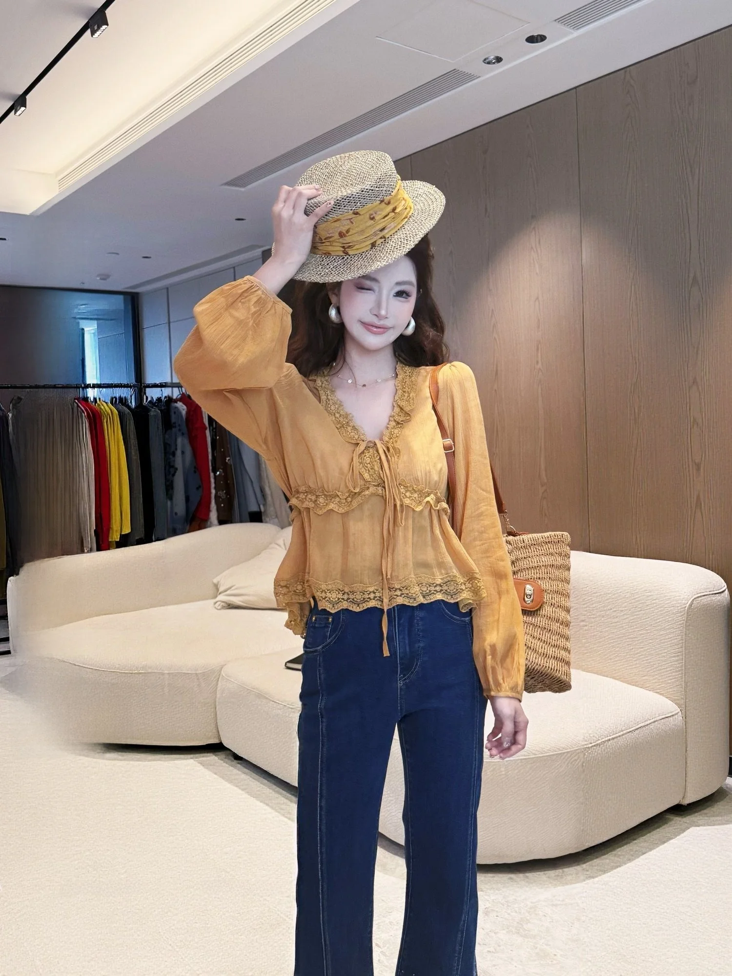 

New Dadada Unique Long Sleeve Lace Shirt Women's Top Elegant Fashionable Breathable Comfortable Regular Length Commute Wear