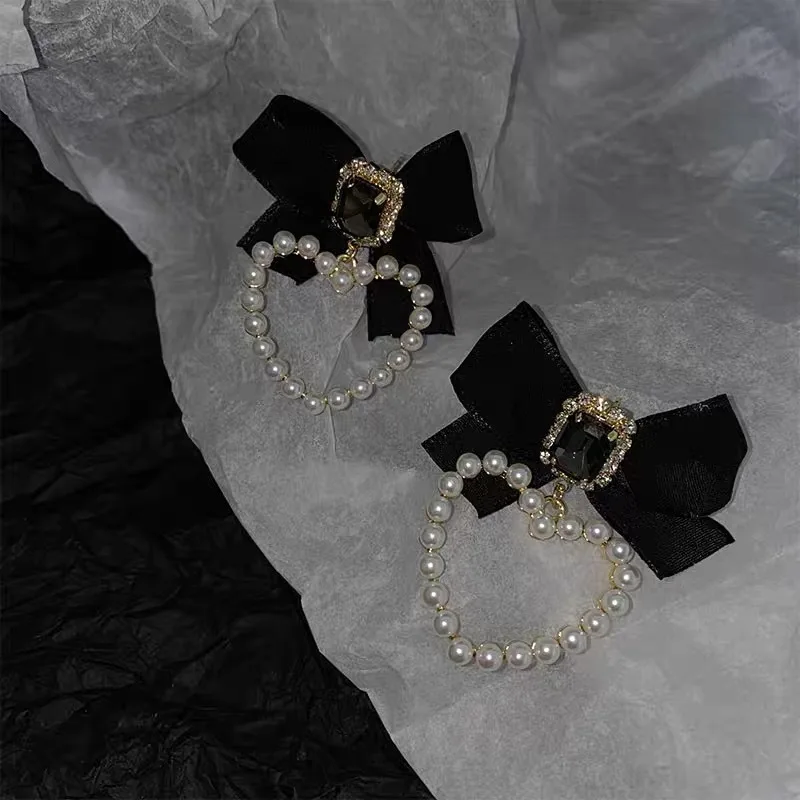 Vintage Black Bowknot Earrings Women Imitation Pearl Heart Drop Earrings Retro Rhinestone Bow Earrings Girls Party Jewelry Gifts