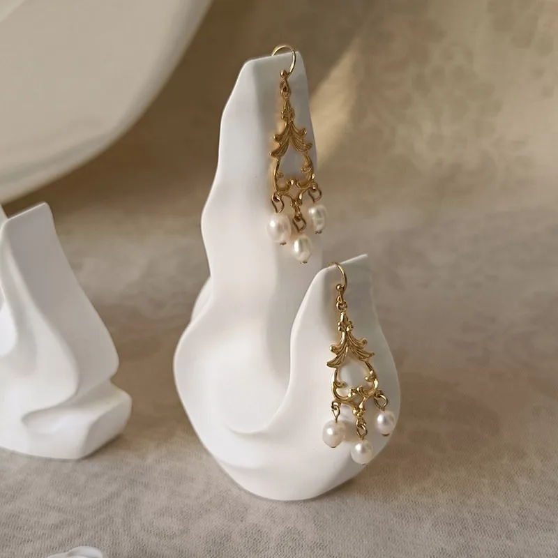 Creative plaster flame jewelry display stand jewelry bracelet Chinese wind auspicious cloud photo prop display ornament