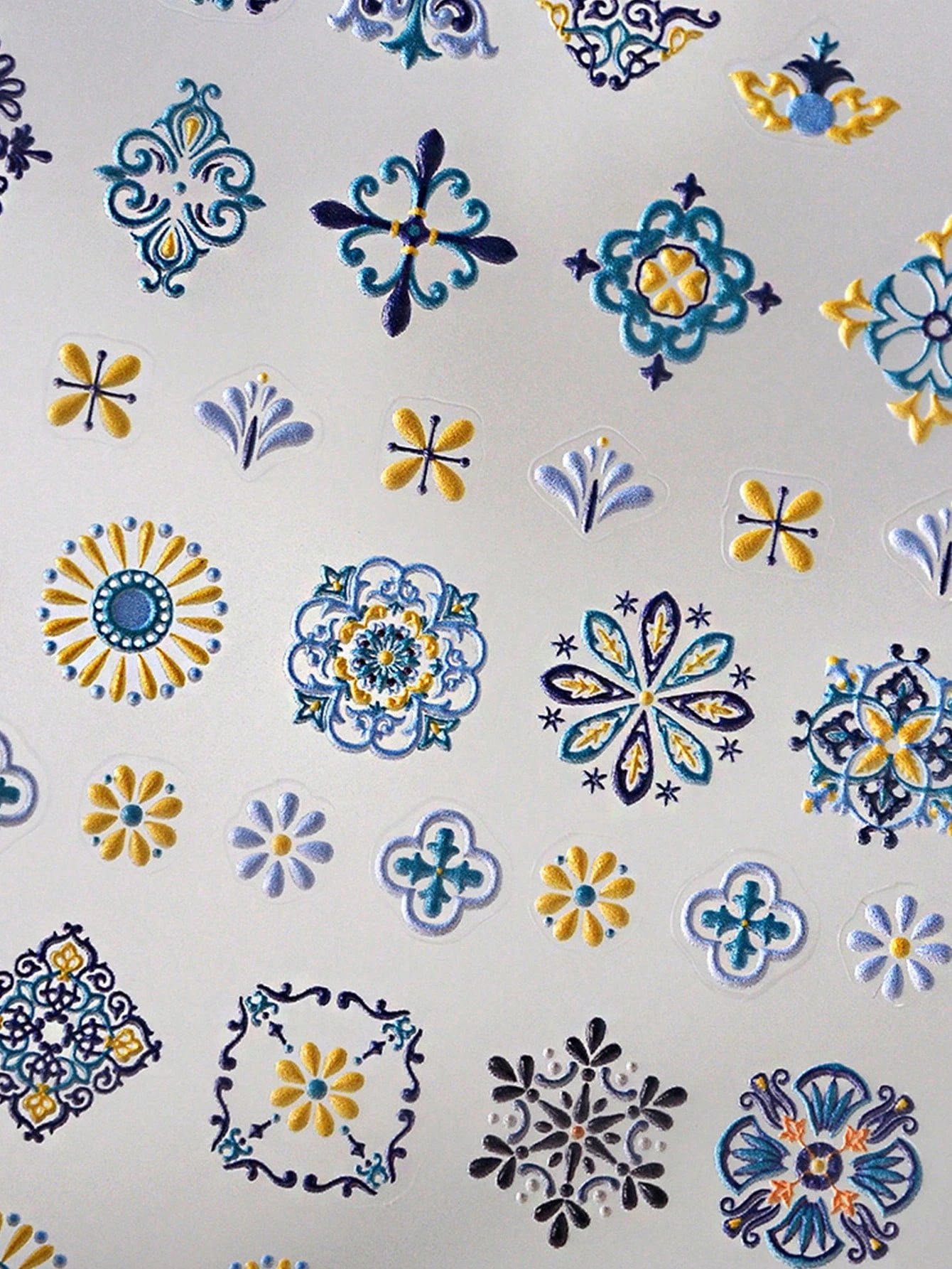 1/2/5 Uds. De diseños de uñas para mujer, pegatinas bohemias de flores para decoración de uñas, pegatinas holográficas 5D para uñas, autoadhesivas artísticas en relieve brillantes