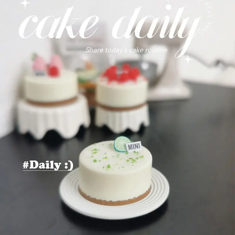 Casa de muñecas en miniatura, arcilla de simulación, pastel de fruta de fresa, Mini modelo de comida para casa de muñecas, accesorios, bonitos juguetes de pastel de panadería, 1 Uds.