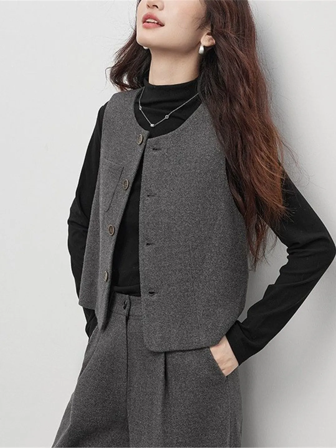 เสื้อกั๊กผู้หญิงทรงเอ สไตล์ใหม่ สำหรับฤดูใบไม้ผลิและฤดูใบไม้ร่วง ดีไซน์ทันสมัย แบบมีชั้น พร้อมแผ่นเสริมไหล่ คุณภาพเยี่ยม