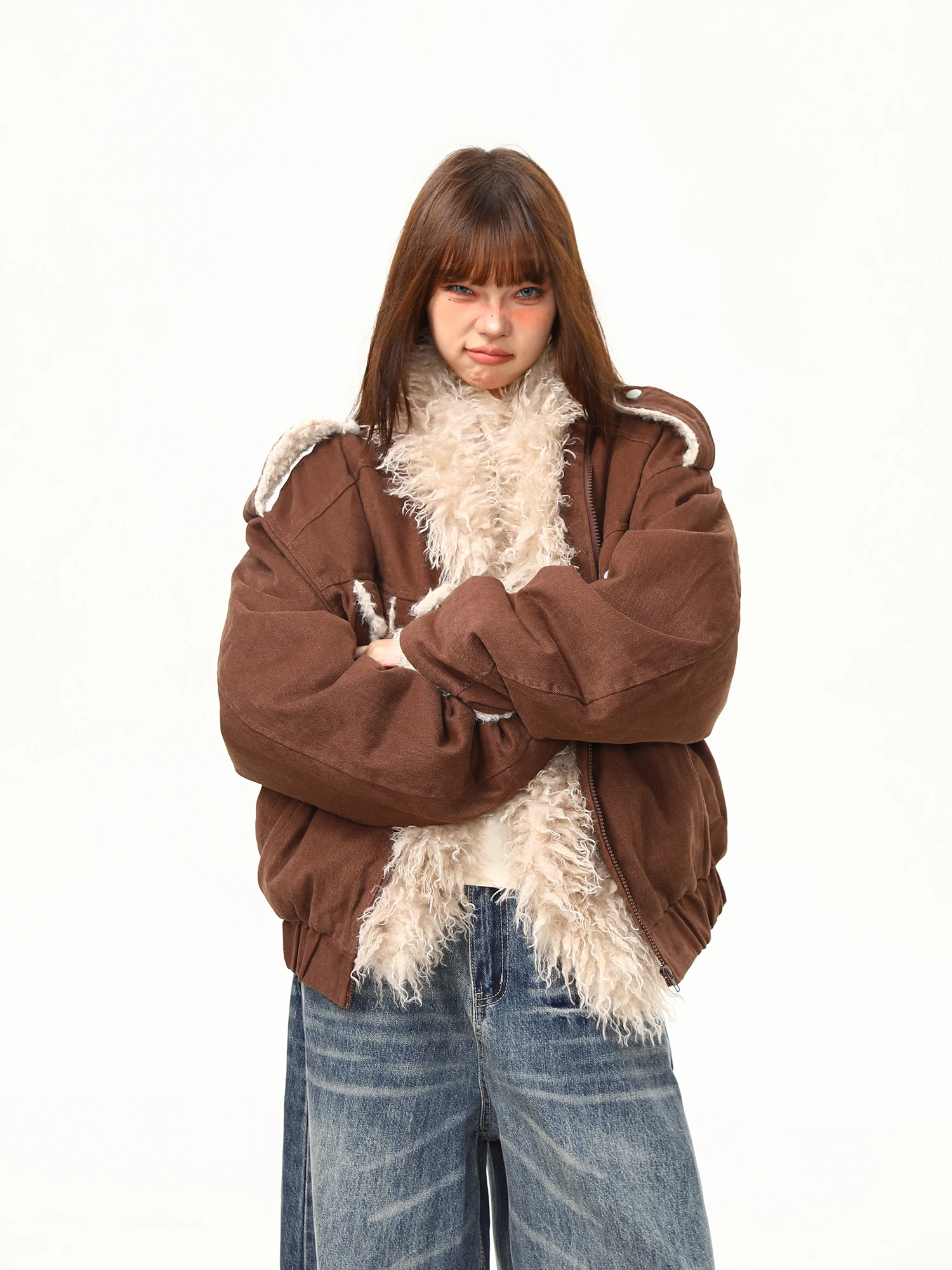 

Wild eepskin Collar Thiened Cotton Jaet Women's Winter Faion Brand up irt Street Sle Loose Fit Zipper Closure