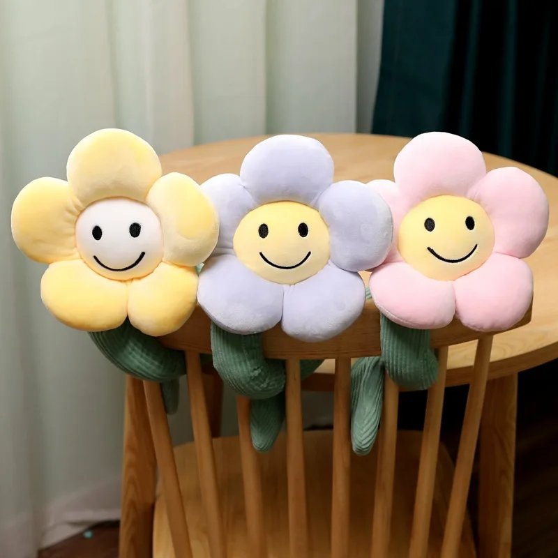 INS Cute Smiling Flower Plush Toys Curtains Buckle Flower Curtain Clip Home Decoration Props Tie Back Curtain Accessories