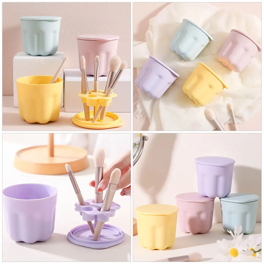 

Набор для чистки кистей для макияжа: 2 силиконовые чаши-подушечки с выпуклой поверхностью для эффективного смывания кистей.