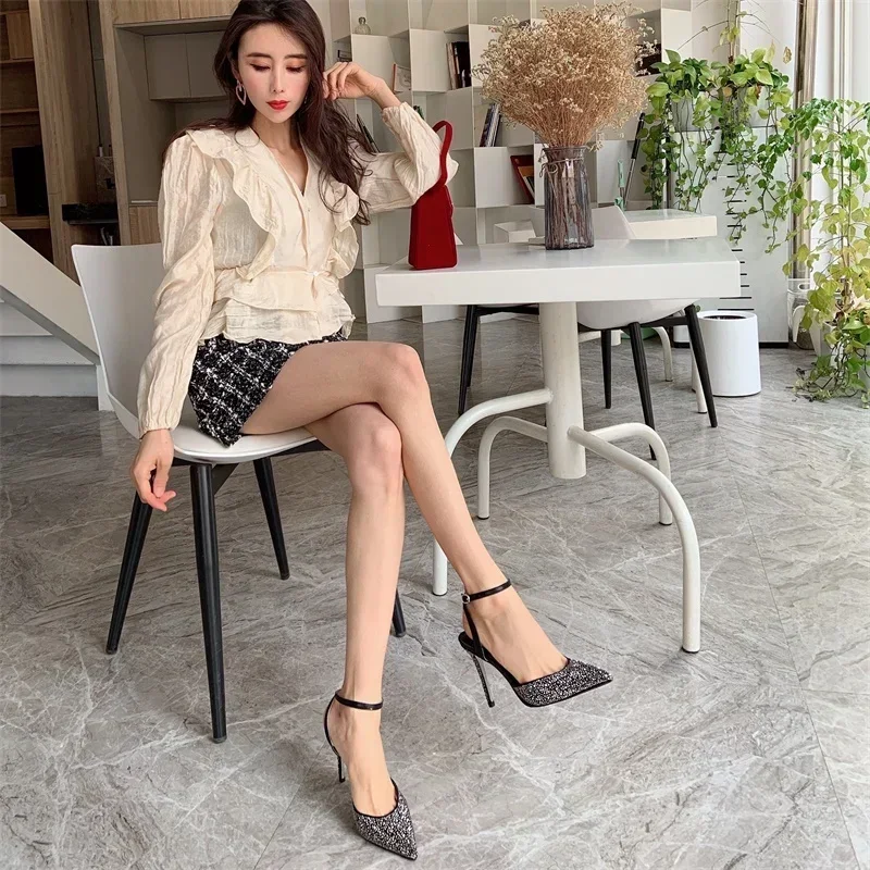 

2025 Summer Water Diamond Baotou Sandals Women's Thin Heels One Line Single Shoes Crystal Shoes Black Pointed One Line Strap