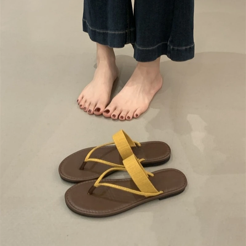2026 Summer New Women Slipper Fashion Narrow Band Ladies Flat Heel Outdoor Sandal Elegant Flip Flops Shoes