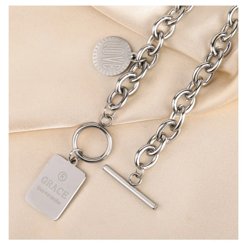 قلادة جديدة من الفولاذ التيتانيوم، قلادة حروف من قطعة واحدة للسيدات، إكسسوار سلسلة الترقوة، سلسلة سترة